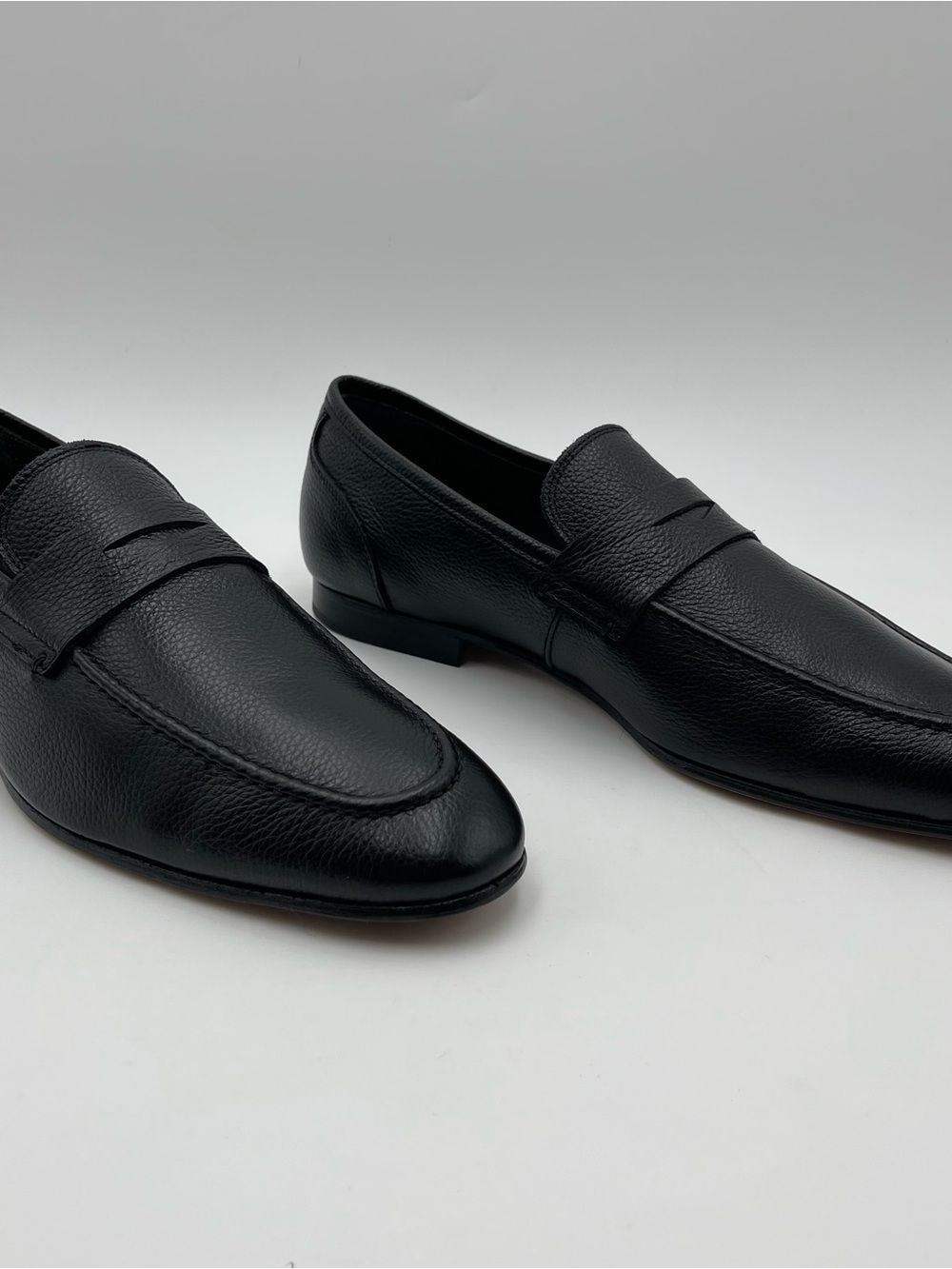 TO BOOT NEW YORK “DEVILLE” -SZ 12-Black pebbled Leather- Penny Loafers MSRP $450